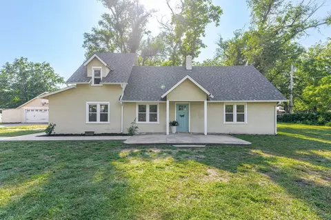 2098 N Westridge Ct, Wichita, KS 67203