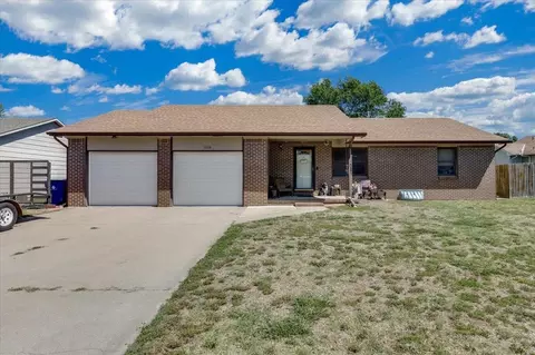 1118 E 6th St, Douglass, KS 67039
