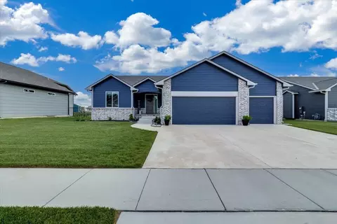 10913 W Cedar Ln, Maize, KS 67101