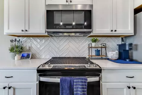 Kitchen - 10913 W Cedar Ln, Maize, KS 67101 photo 6 of 6