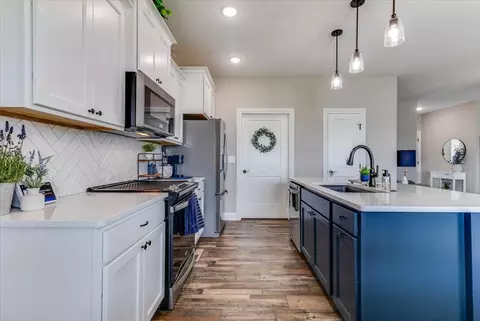 Kitchen - 10913 W Cedar Ln, Maize, KS 67101 photo 5 of 6