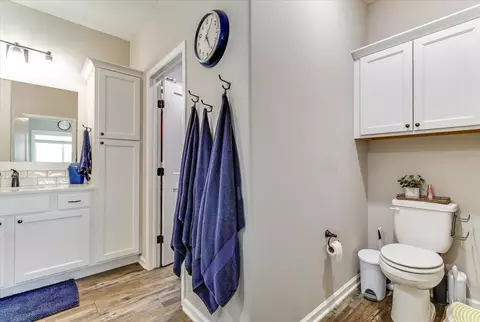 Bath - 10913 W Cedar Ln, Maize, KS 67101 photo 1 of 4