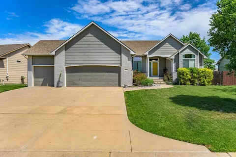 704 W Point Ct, Andover, KS 67002