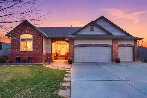1019 E Hawthorne Ct, Derby, KS 67037