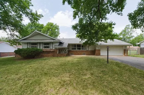 931 N Valleyview, Wichita, KS 67212