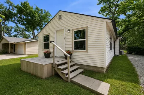1832 S Bonn, Wichita, KS 67213