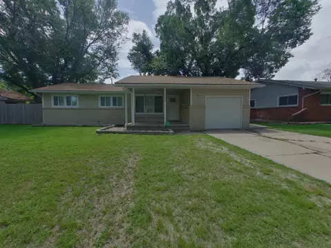 2219 W 24th St N, Wichita, KS 67204