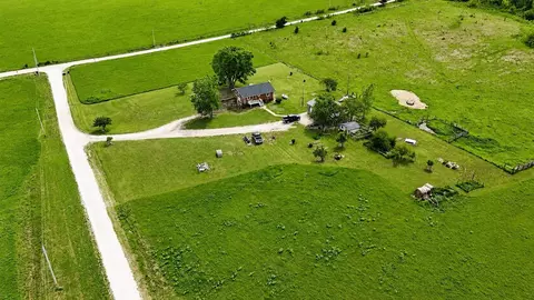 5736 118th Rd, Delia, KS 66418