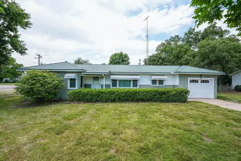 1305 N Country Club Rd, El Dorado, KS 67042