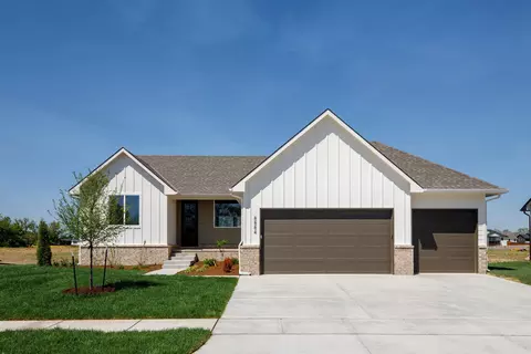 8884 E Bradford St, Wichita, KS 67210