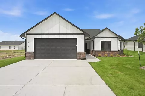 502 Elmwood St, Park City, KS 67147