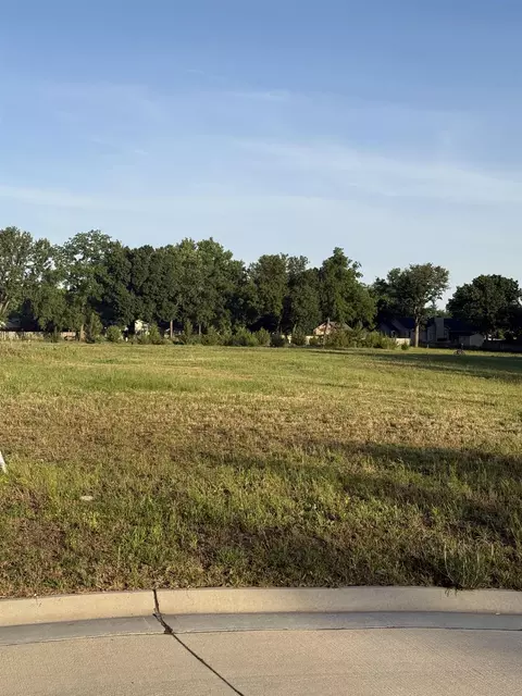 1103 Stutzman Cir, Halstead, KS 67056