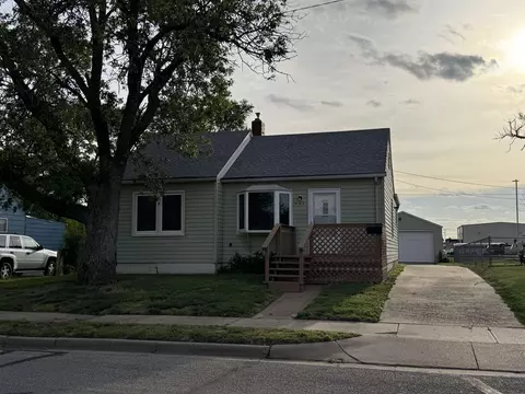 532 Montrose St, Salina, KS 67401