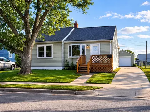 532 Montrose St, Salina, KS 67401