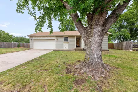 3908 S Gilda Cir, Wichita, KS 67215