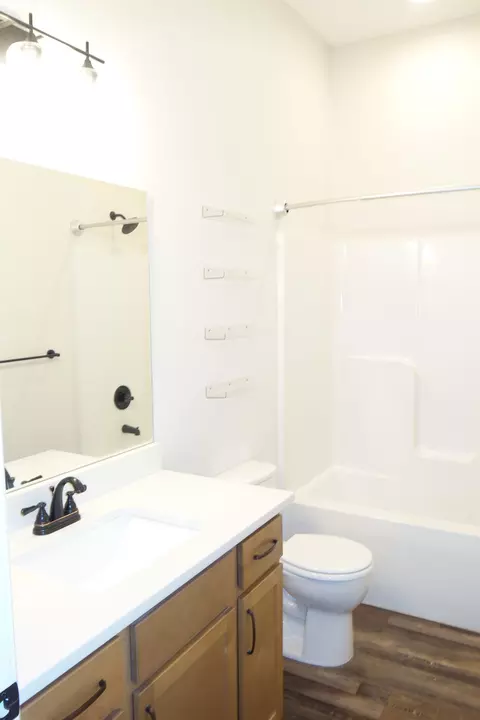 Bath - 413 E Douglas, Andover, KS 67002 photo 3 of 3