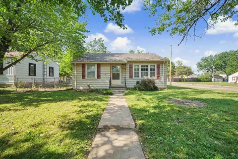 237 E Jewell Ave, Salina, KS 67401