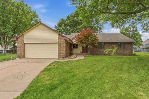 319 N Bay Country Ct, Wichita, KS 67235