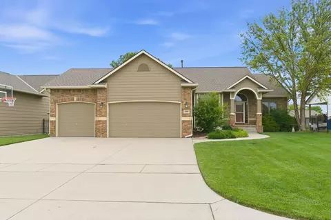 4009 N Lake Ridge Ct, Wichita, KS 67205