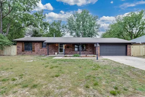 8829 W 9th St N, Wichita, KS 67212