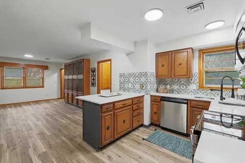 Kitchen - 801 E Goeldner, Derby, KS 67037 photo 2 of 3