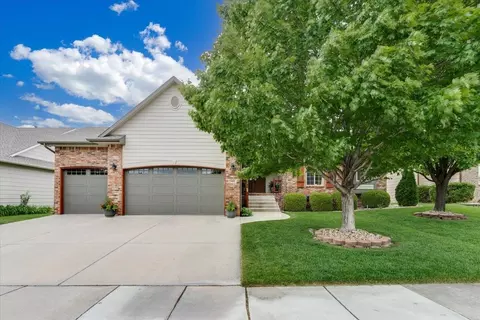 614 W Douglas Ave, Andover, KS 67002