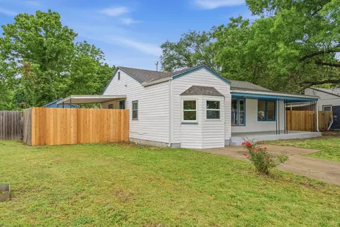 3018 E Southfork Ct, Wichita, KS 67216