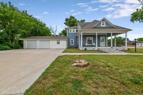 423 N Main St, Belle Plaine, KS 67013