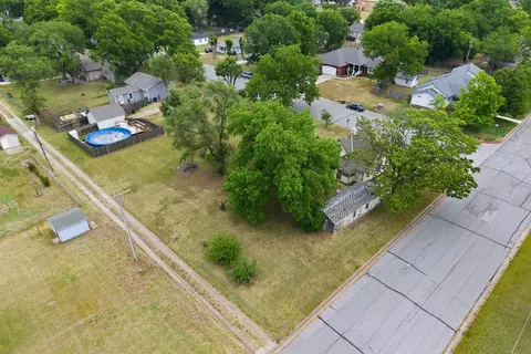 605 Doyle St, Garden Plain, KS 67050