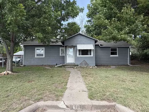 621 Alexander, Winfield, KS 67156