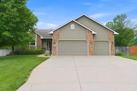 419 S Quail Run Ct, Andover, KS 67002
