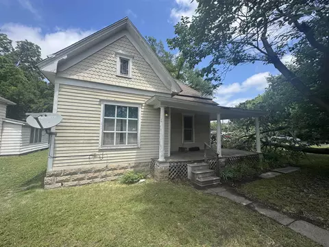 Exterior - 618 E 9th, Winfield, KS 67156 photo 2 of 6