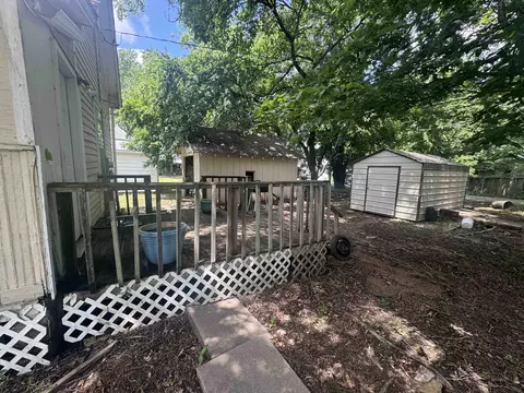 Exterior - 618 E 9th, Winfield, KS 67156 photo 5 of 6