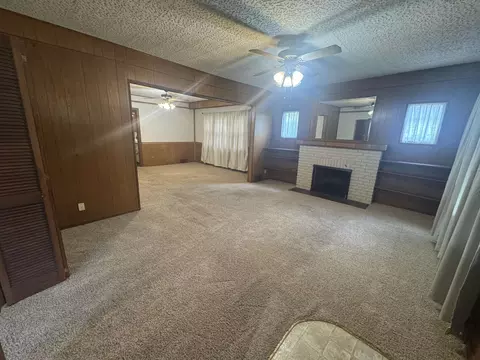 Living - 619 E 9th, Winfield, KS 67156 photo 2 of 3
