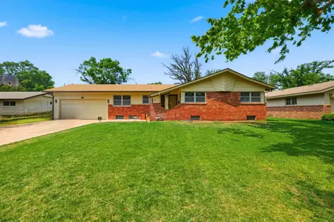 9830 W Hardtner Ave, Wichita, KS 67212
