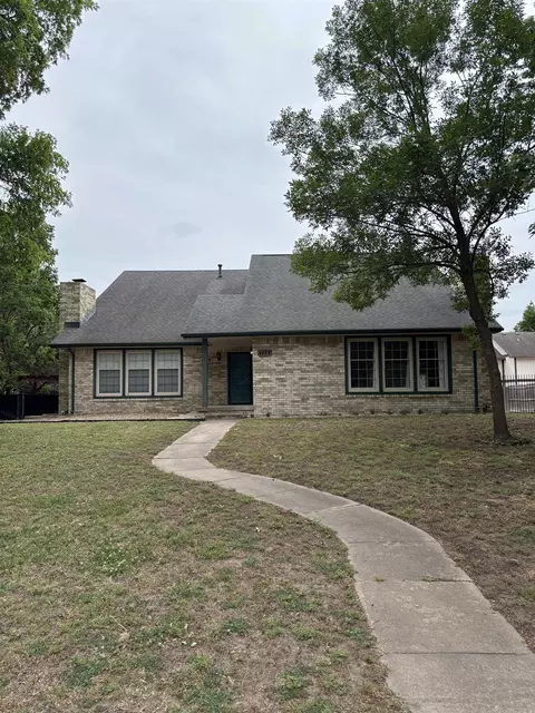 1117 E Redwood Rd, Derby, KS 67037