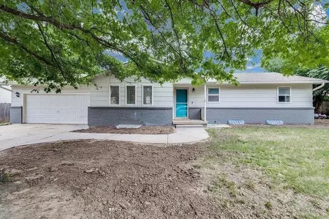 1630 Pin Oak Ct, Rose Hill, KS 67133