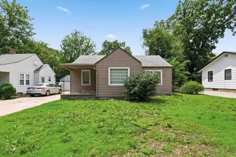 1527 N Woodland Ave, Wichita, KS 67203