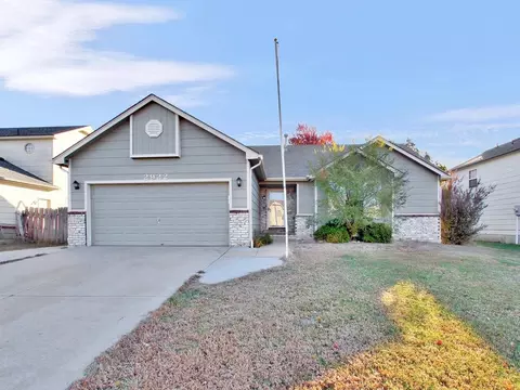 2922 S West Pkwy, Wichita, KS 67210