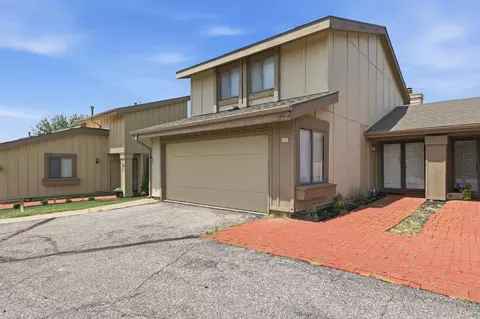 8201 E Harry St #1001, Wichita, KS 67207