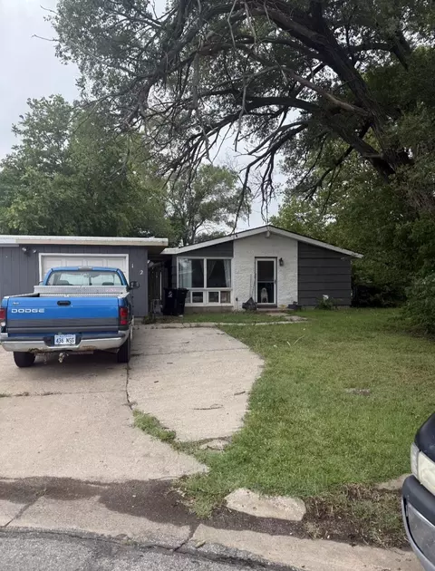 1412 Fairway Ave, Salina, KS 67401