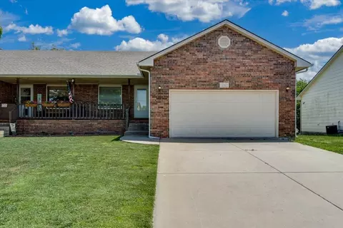 2302 N Shefford Cir, Wichita, KS 67205
