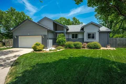 2120 S Linden Ct, Wichita, KS 67207