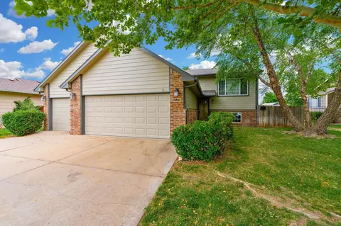 1537 E Summerwood Ct, Goddard, KS 67052