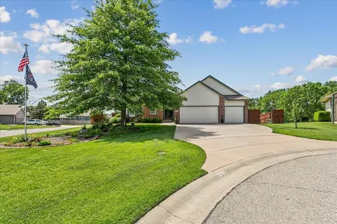 4702 Eagles Landing Ct, Wichita, KS 67220
