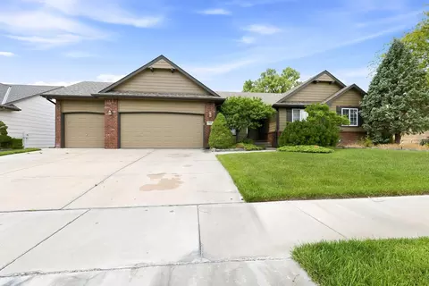 921 S Glenmoor, Wichita, KS 67207