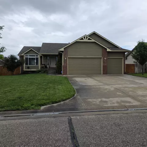 3227 S Blue Lake Ct, Wichita, KS 67215