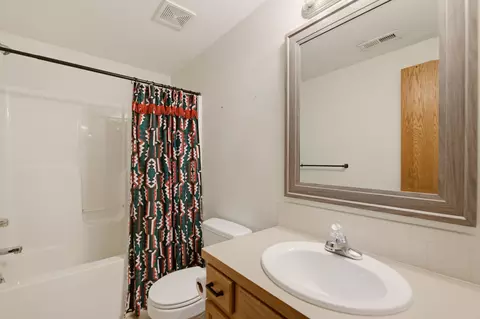 Bath - 544 E 6th Ave, Cheney, KS 67025 photo 3 of 3
