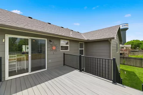 Exterior - 544 E 6th Ave, Cheney, KS 67025 photo 3 of 9