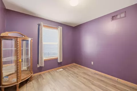 Bedroom - 544 E 6th Ave, Cheney, KS 67025 photo 4 of 7